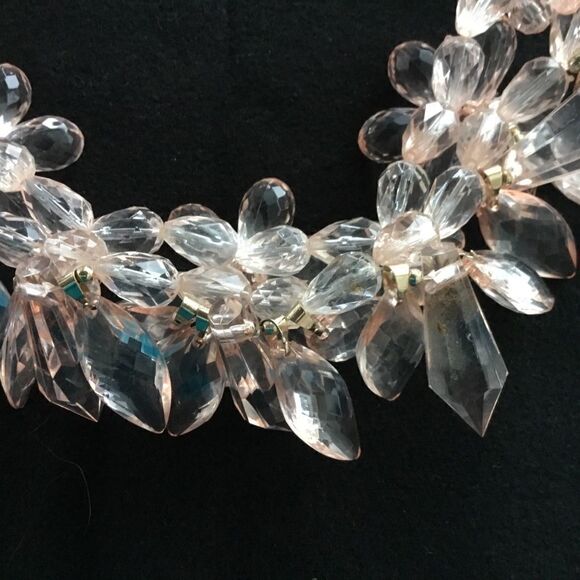 Flower cluster acrylic pink necklace with extender. J0019 - Picture 7 of 8